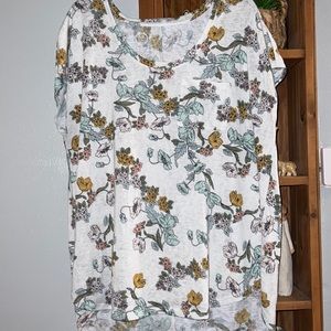 Cute pocket floral tee 24/7 collection